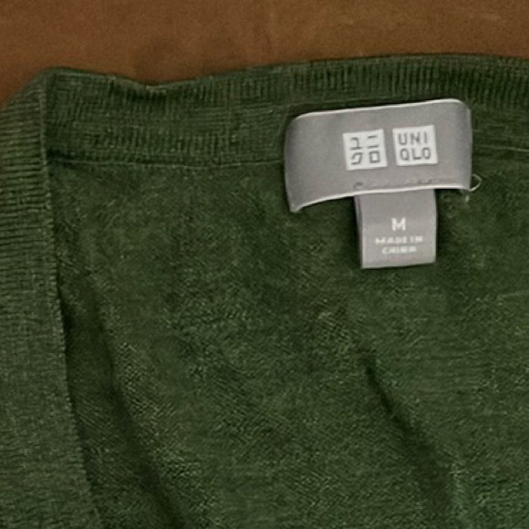 Uniqlo V-Neck Sweater - Picture 6 of 6